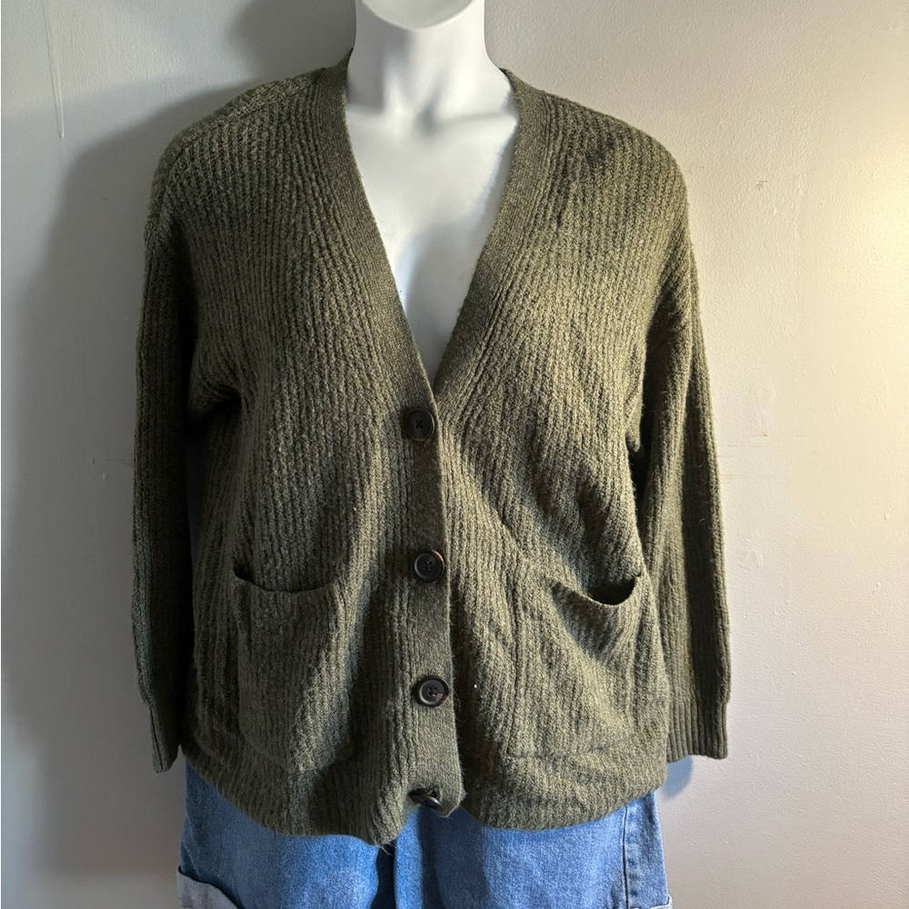 ❤️ AE Green Cardigan